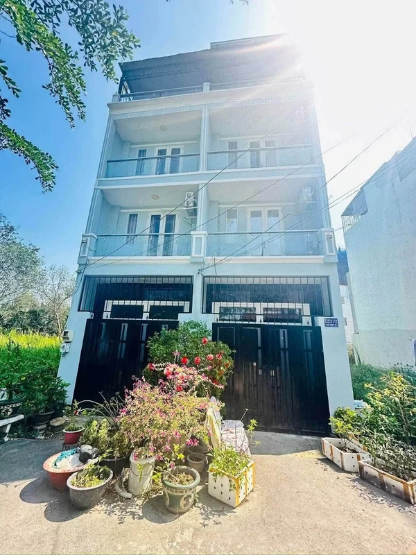 Bán nhà 6 tầng, góc 2 mặt tiền, Thành Thái, Quận 10 thuan