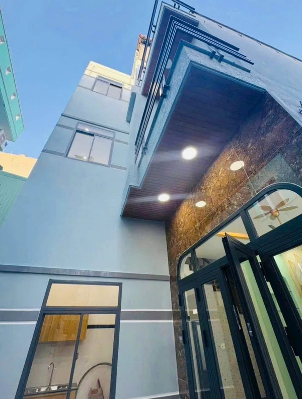 Bán nhà 3 tầng 120m² Nguyễn Thái Học, Quy Nhơn