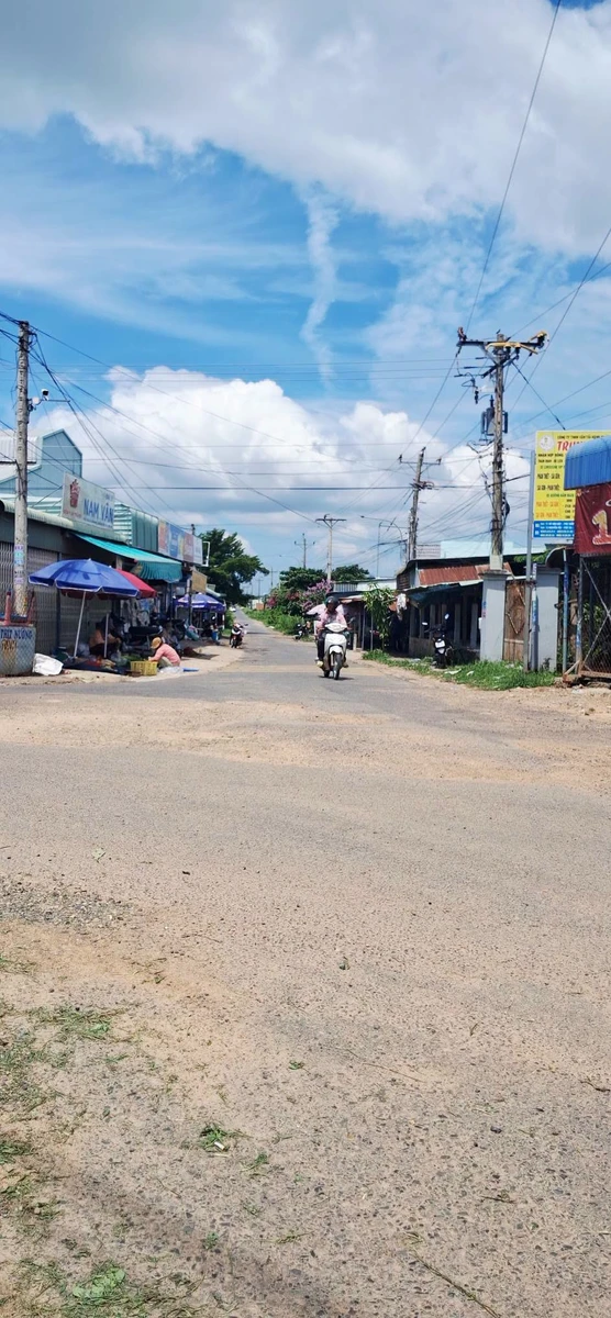 Bán lô thổ cư mặt tiền 300m² Hàm Liêm - Ảnh 1