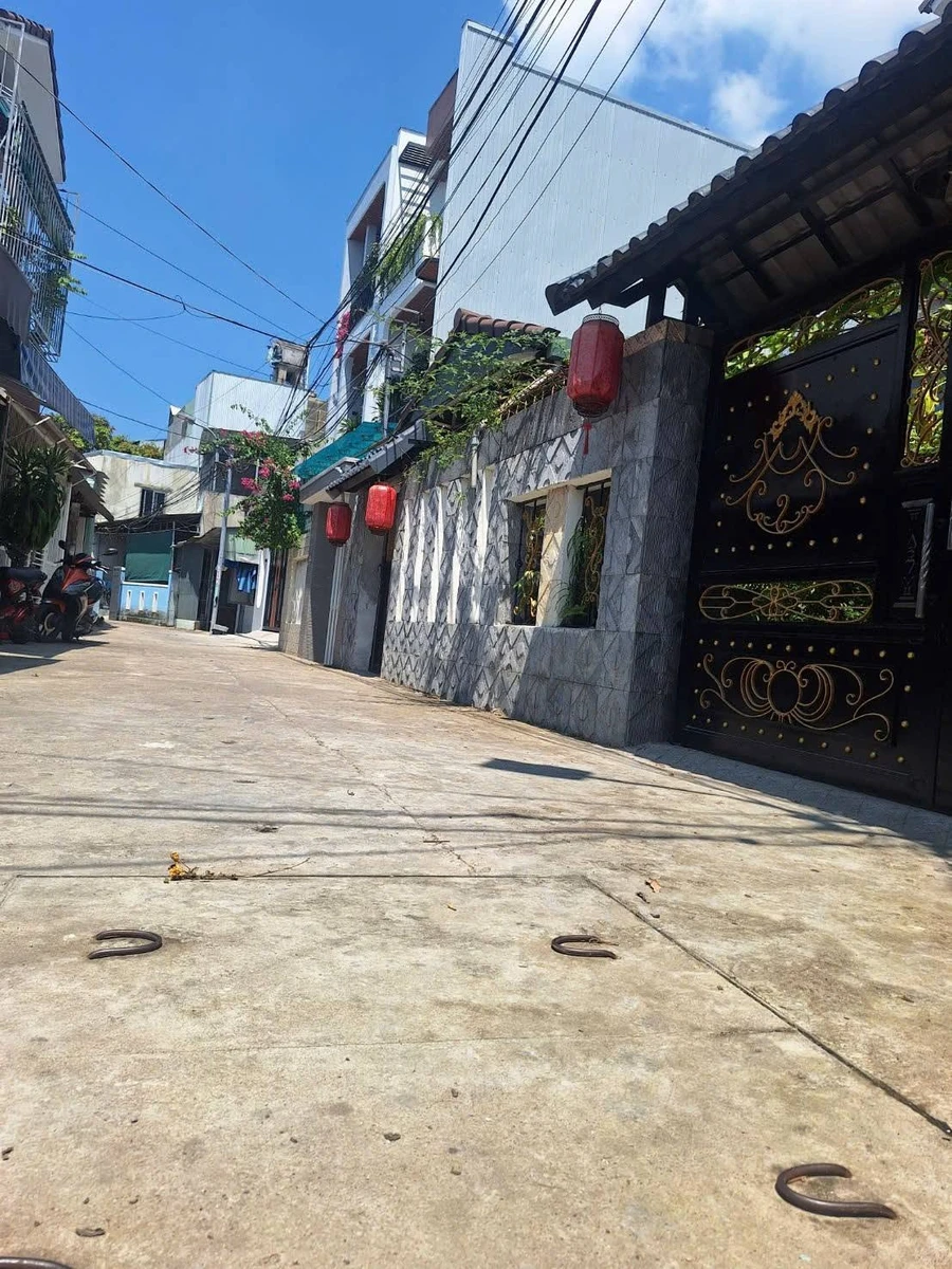 Bán nhà 3 phòng ngủ 180m2 mặt tiền Hoàng Văn Thái Gò Vấp - Ảnh 1