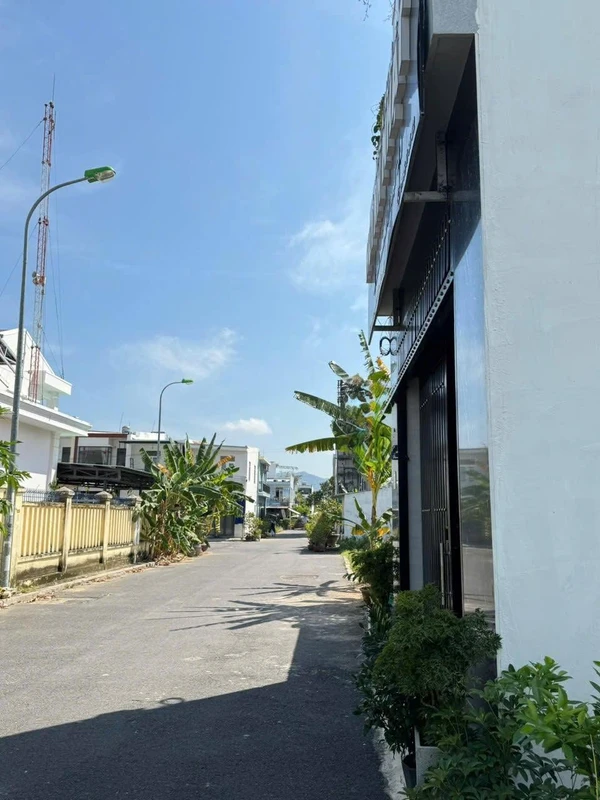 Bán nhà 5 tầng 35m2 Bồ Đề, 3 phòng ngủ, 6 tỷ canhof2