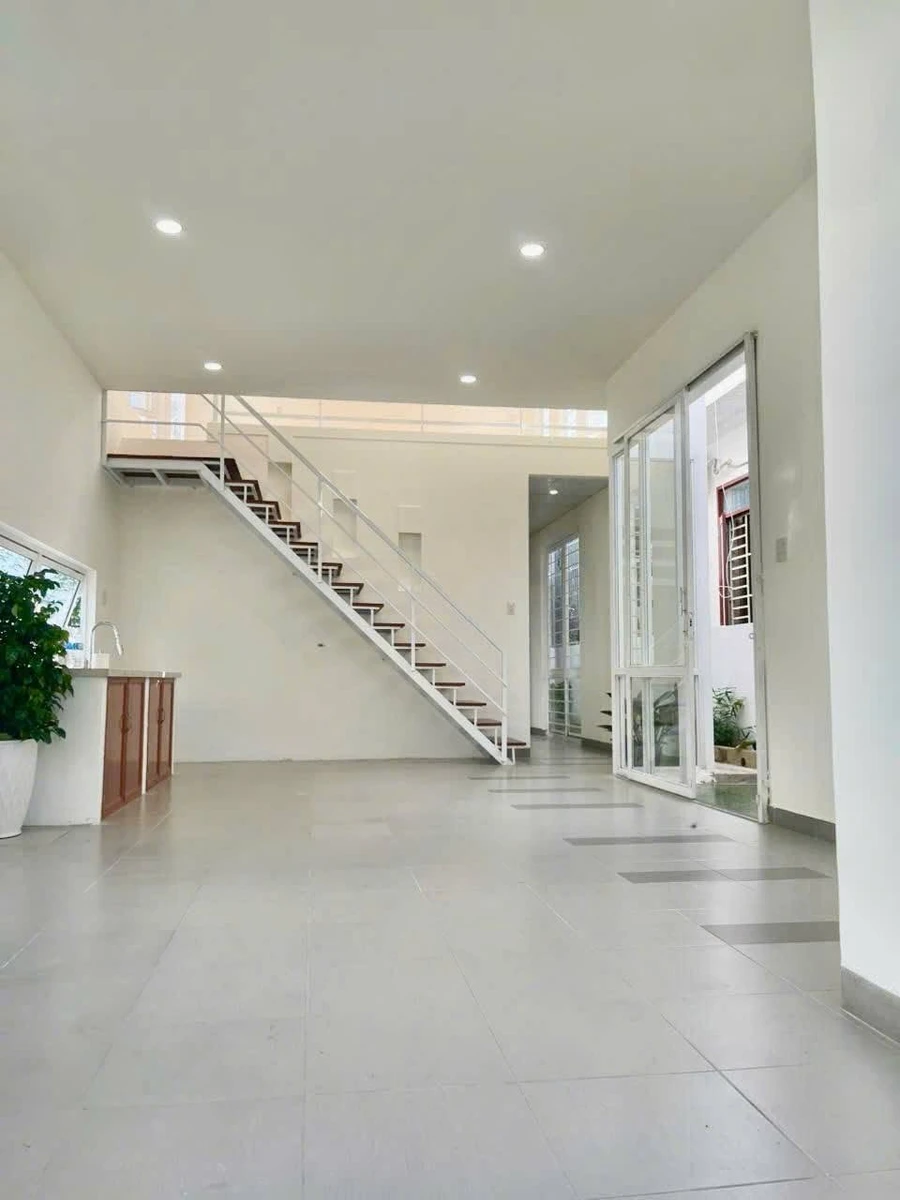 Bán nhà 3PN 155.7m2 tối giản Xóm Chiếu Bình Tân - Ảnh thu nhỏ 4