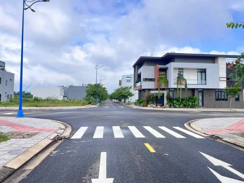Bán lô đất 100m2 khu tái định cư Hòa Long, TP. Bà Rịa, giá 2,15 tỷ