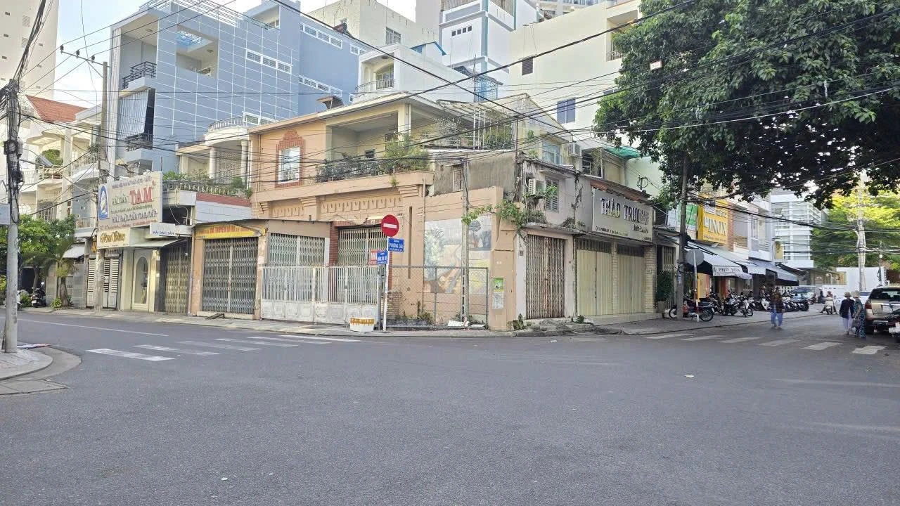 Bán nhà căn góc 2 mặt tiền 207m2 đường Hoàng Văn Thụ, Nha Trang giá 31 tỷ - Ảnh 1