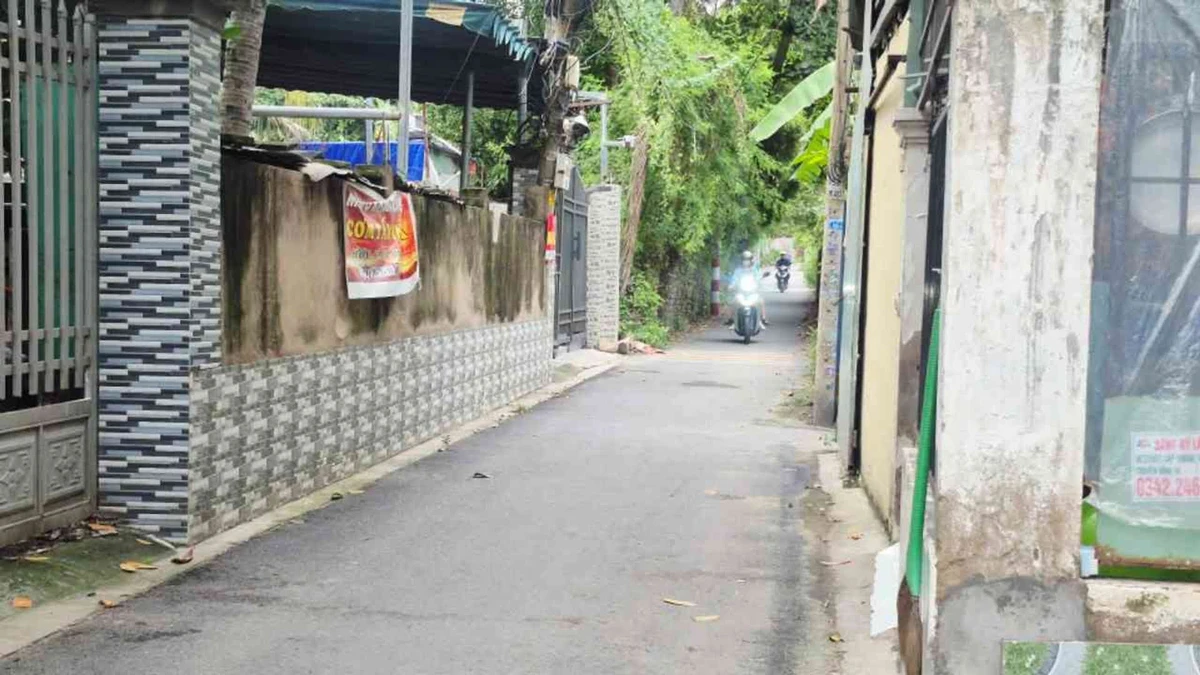Bán nhà 1 trệt 1 lầu 59,2m², 2PN, hẻm xe hơi, sổ hồng riêng khu TL43 Quận 12 - Ảnh 1