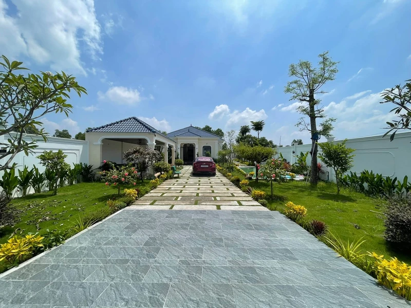 Bán biệt thự sân vườn 1.100m² Đức Hòa Long An