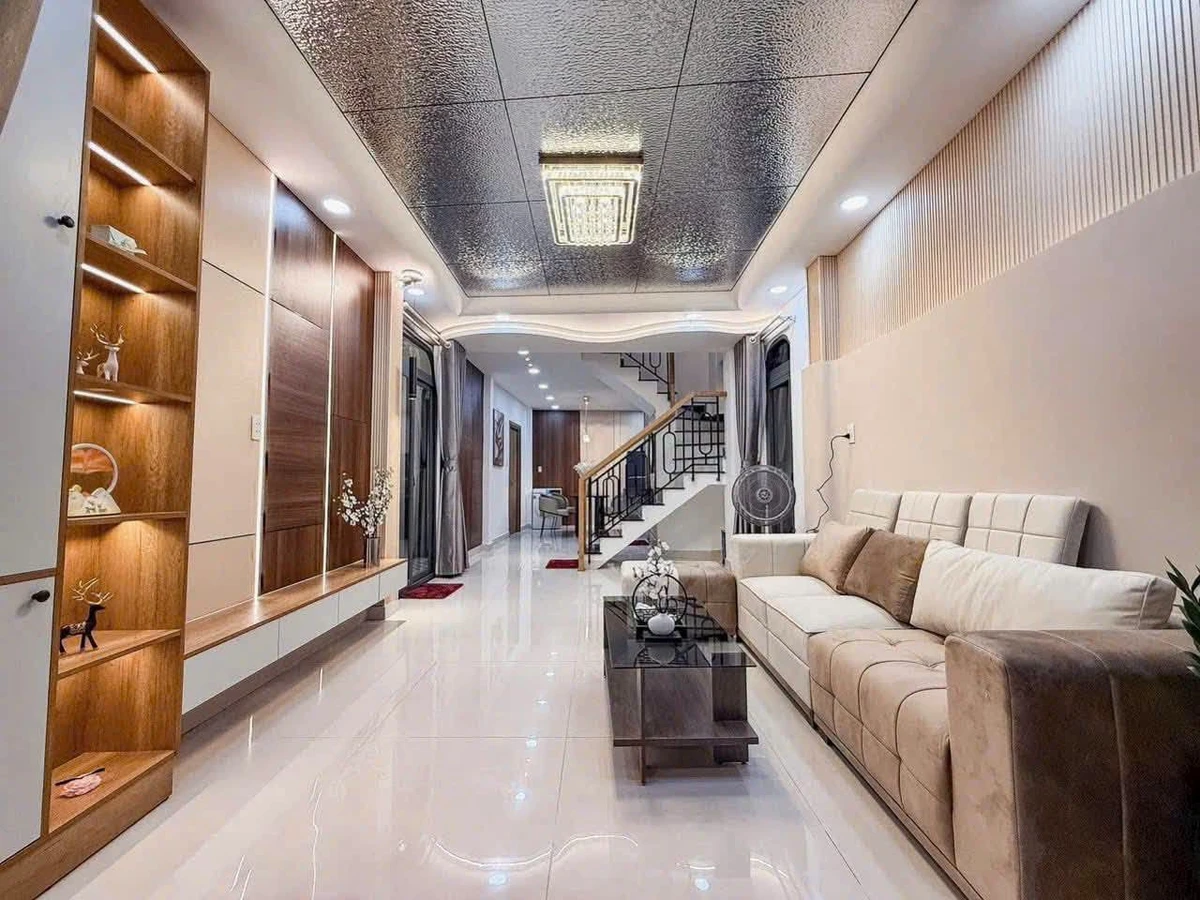 Bán nhà 4PN 60m2 đường Phan Văn Hân Quận 1 giá 6.05 tỷ - Ảnh 1