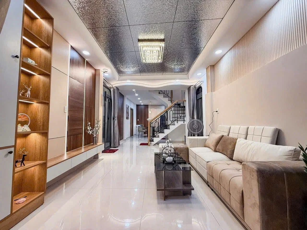Bán nhà 4PN 60m2 đường Phan Văn Hân Quận 1 giá 6.05 tỷ - Ảnh 1