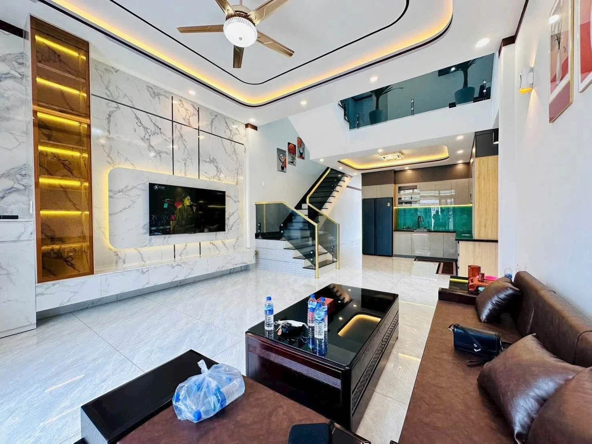 Bán nhà sân vườn 150m² 3 phòng ngủ, Y Wang, Thủ Đức - Ảnh thu nhỏ 2