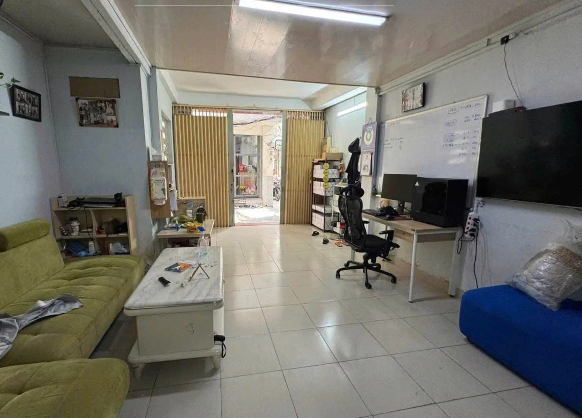 Bán nhà phố Quận 10, 45m², 2PN, 6,7 tỷ, gần mặt tiền - Ảnh 1