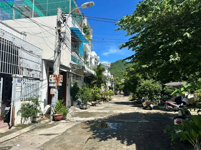 Bán nhà 2 tầng 71,6m2 Hòn Sên Nha Trang