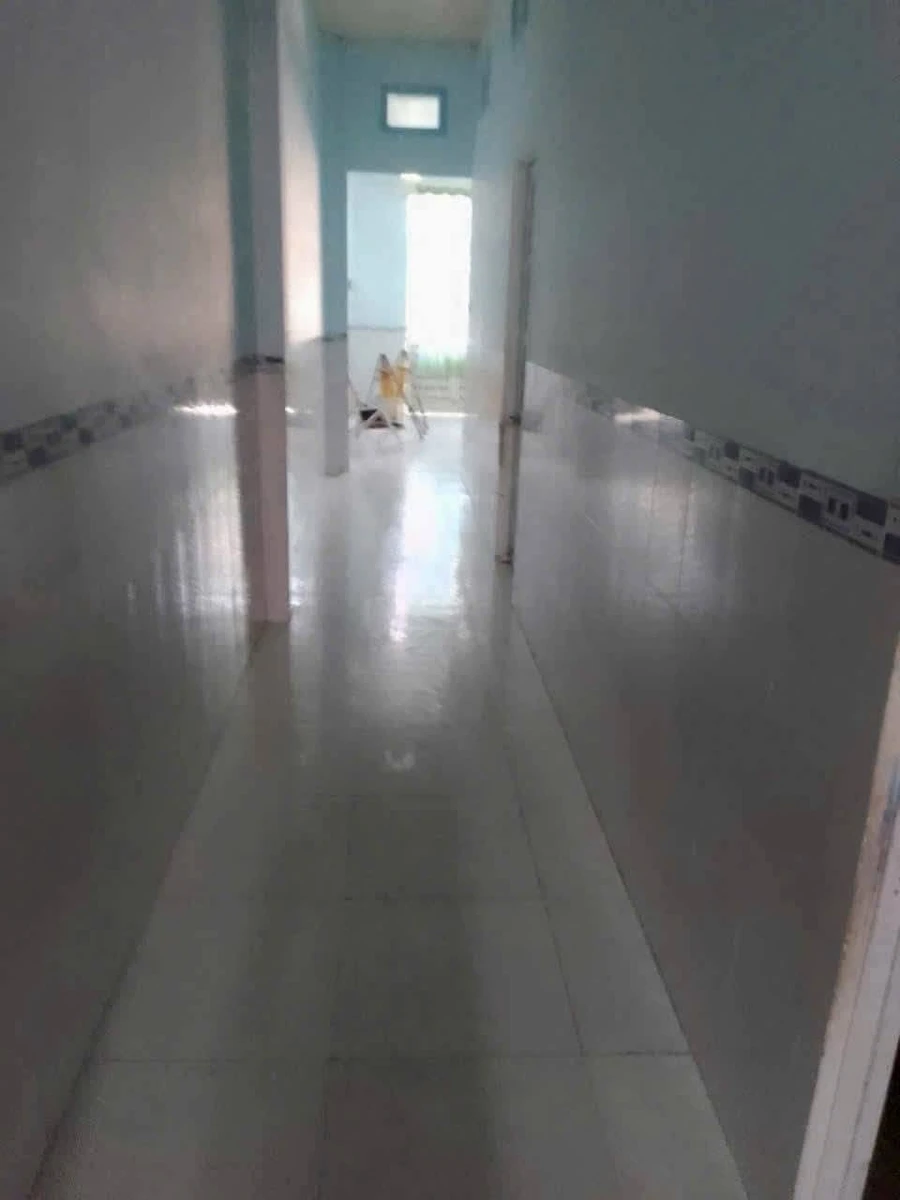 Bán nhà Ngọc Hân Công Chúa Rạch Giá 4.5x24m giá 1 tỷ 7 - Ảnh thu nhỏ 4