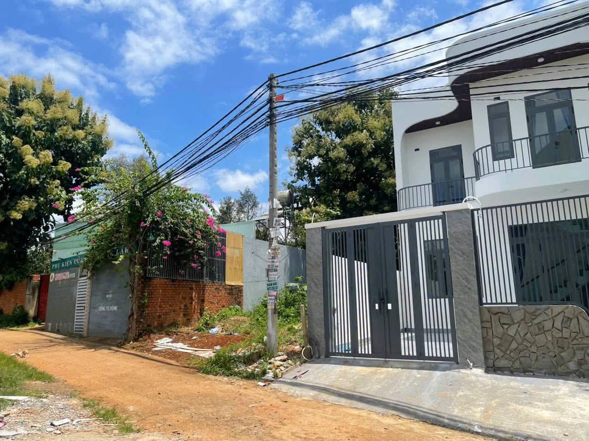 Bán lô đất thổ cư 97m2 hẻm Phùng Hưng thông Vành Đai giá 1,9 tỷ - Ảnh 1