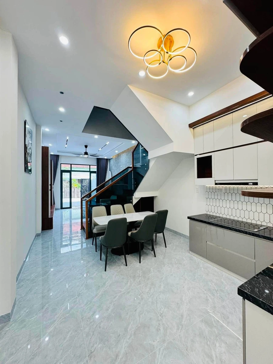 Bán nhà 2 tầng 96m2 có sân ô tô, giá 2 tỷ 4, Quảng Ngãi - Ảnh thu nhỏ 5