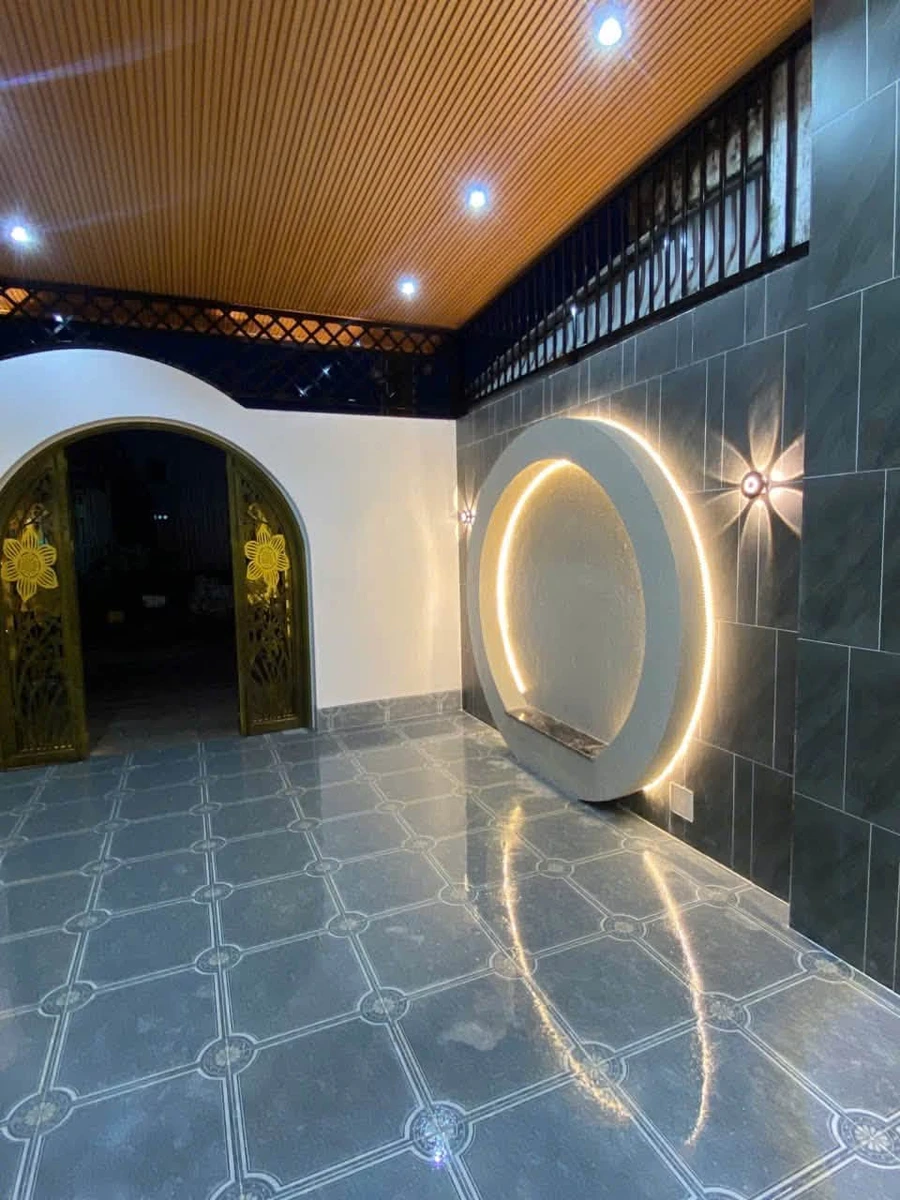 Bán nhà 1 trệt 1 lầu 4PN full nội thất đường Lâm Quang Ky, Rạch Giá giá 2,98 tỷ - Ảnh thu nhỏ 2