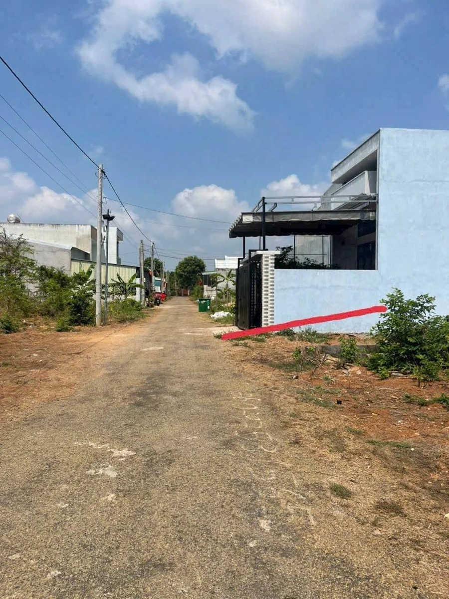 Bán nhà gác lửng mặt tiền đường LA3, Hòa Long, TP Bà Rịa, 90m2, 3PN, giá 2,1 tỷ - Ảnh thu nhỏ 2