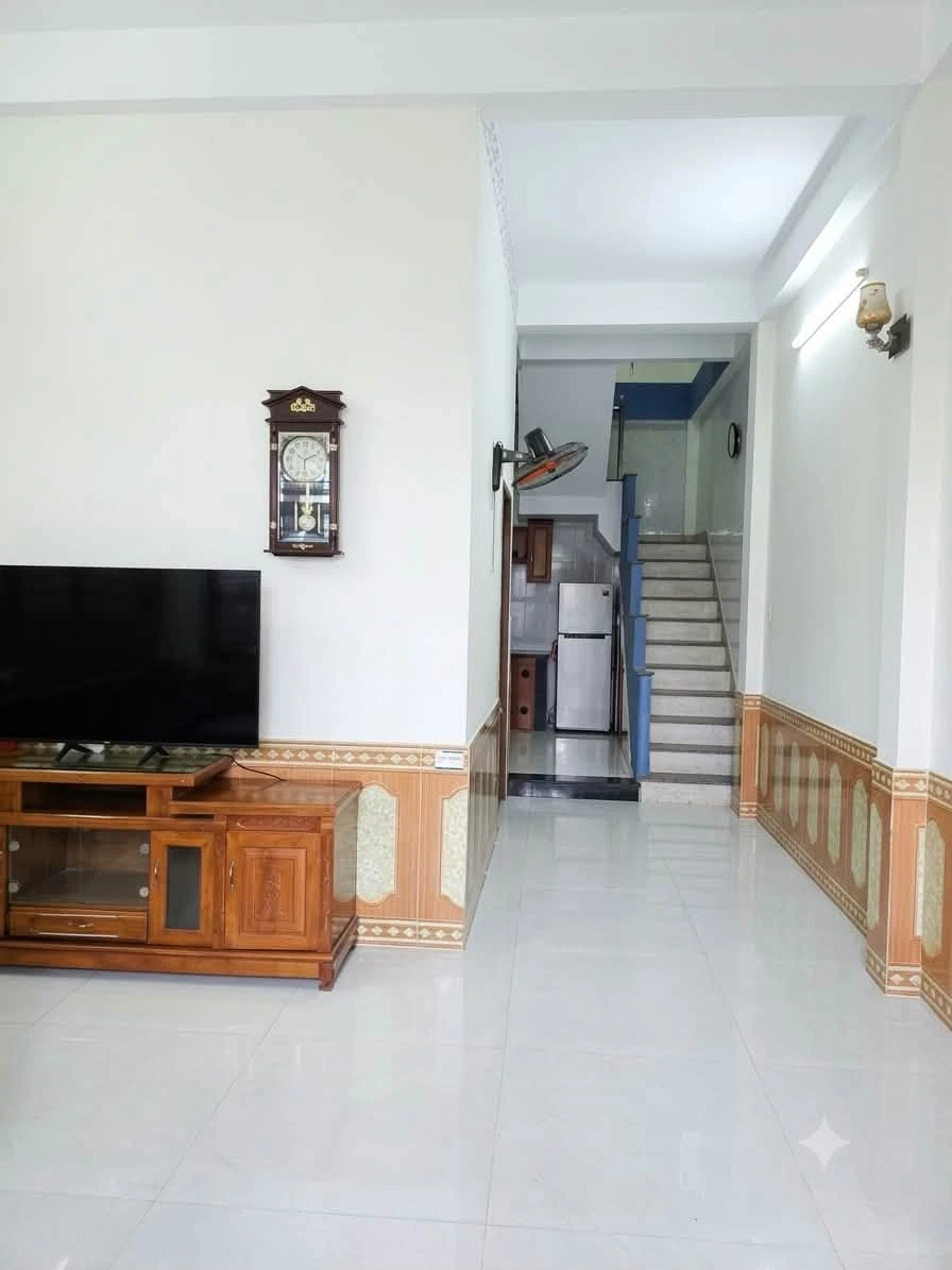Bán nhà 2 tầng 60m2 3PN đường Cù Chính Lan, Thanh Khê, Đà Nẵng giá 3,8 tỷ - Ảnh 1