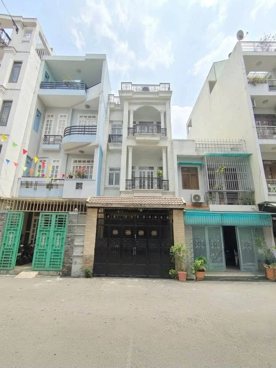 Bán nhà hẻm xe hơi 4 tầng 64m2 Nguyễn Văn Khối, Gò Vấp, giá 7,99 tỷ - Ảnh 1