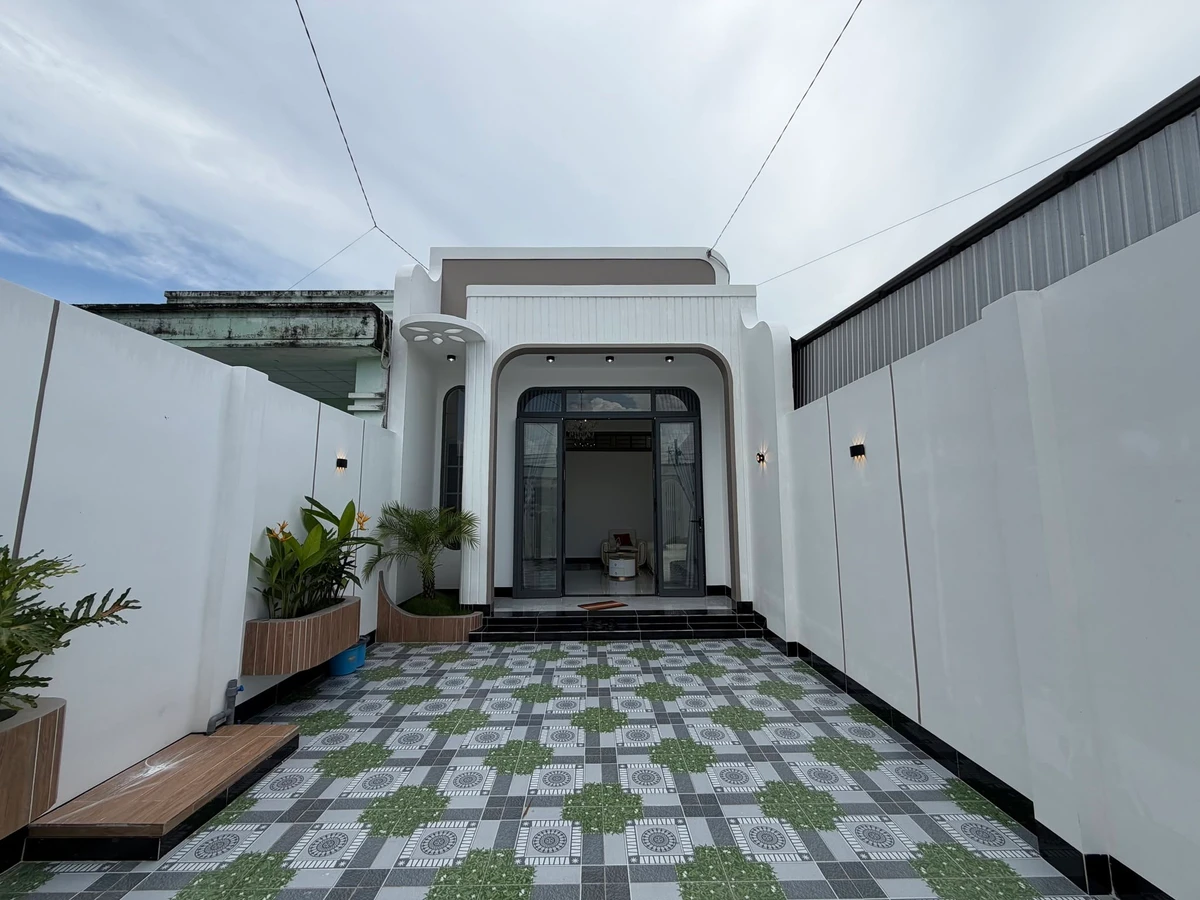 Nhà bán 3 phòng ngủ, 100m², Long Hoa, Tây Ninh - Ảnh 1