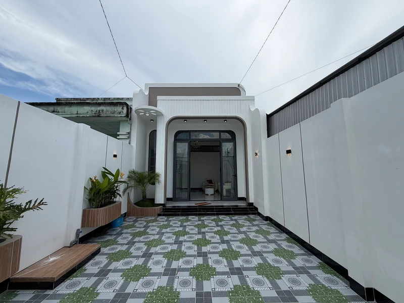 Nhà bán 3 phòng ngủ, 100m², Long Hoa, Tây Ninh