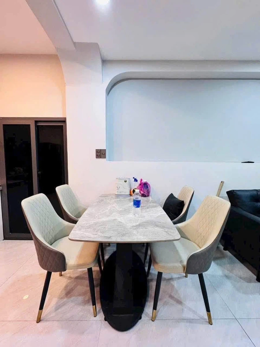 Bán nhà góc hẻm 5m Quận 4, 43m2, 2 tầng 2PN, full nội thất, giá 5,65 tỷ - Ảnh thu nhỏ 3