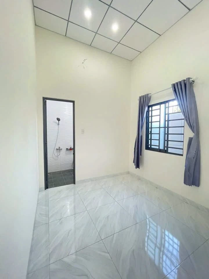 Bán nhà 2 phòng ngủ 96m² mặt tiền Nguyễn Văn Linh - Ảnh thu nhỏ 4