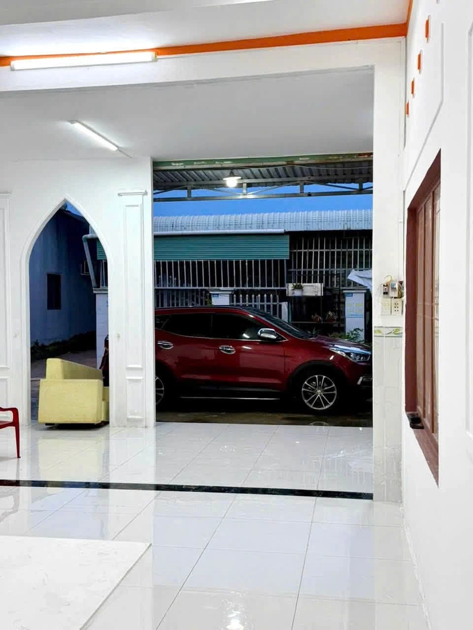Bán nhà mới đường Đông Á, Tân Xuân, Hóc Môn, 7.5x19.5m, giá 2 tỷ - Ảnh 1
