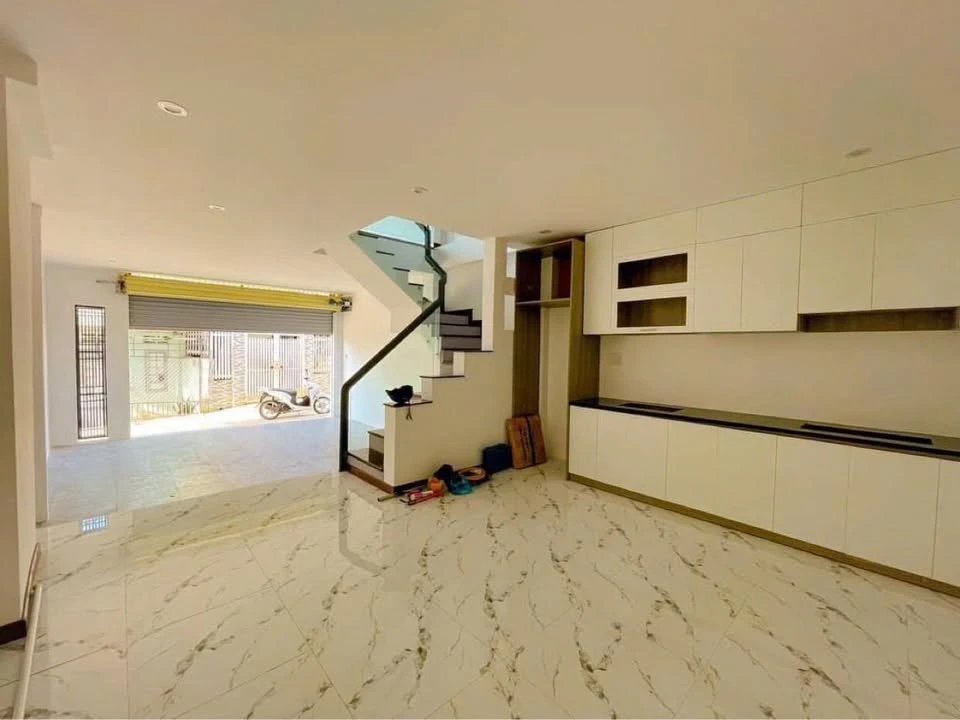 Bán nhà 3 tầng 160m² Nguyễn Công Trữ 2.6 tỷ - Ảnh thu nhỏ 2