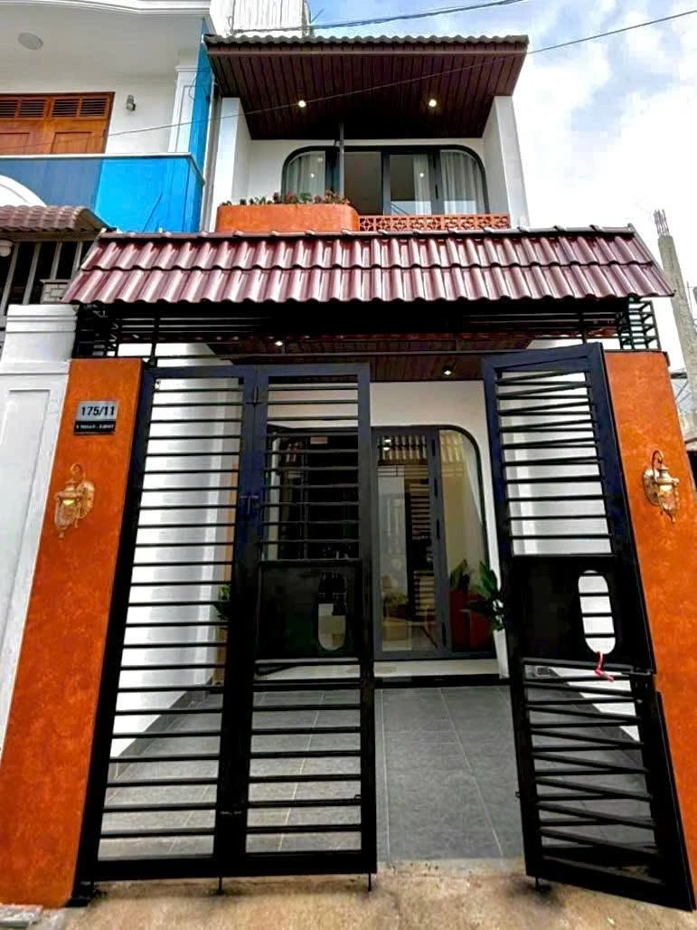 Bán nhà mới xây 1 trệt 1 lầu 72m2 full nội thất, hẻm Y Moal, Buôn Ma Thuột - Ảnh 1