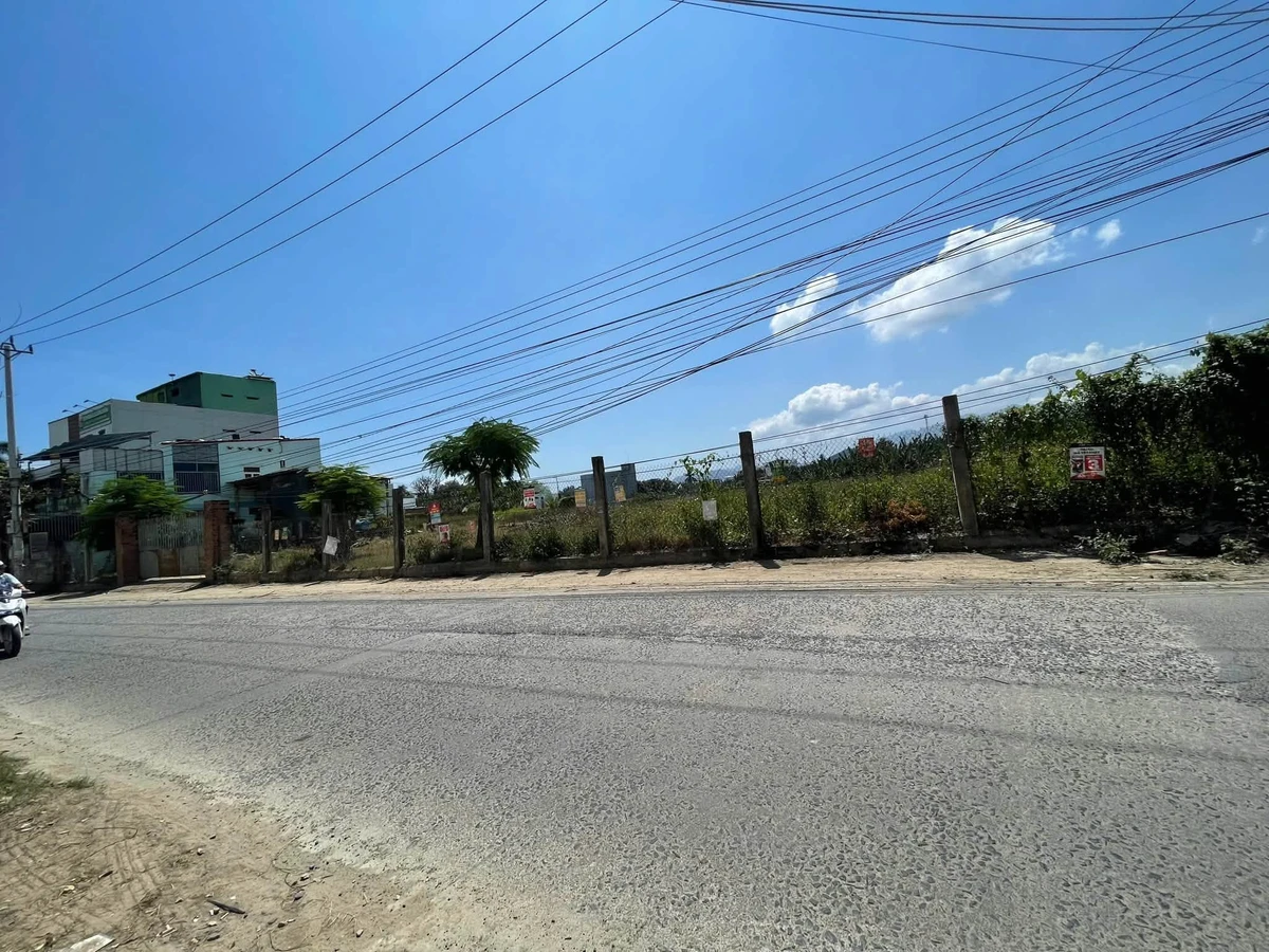 Bán đất mặt tiền Lương Định Của, Nha Trang, 1.400m² - Ảnh thu nhỏ 2