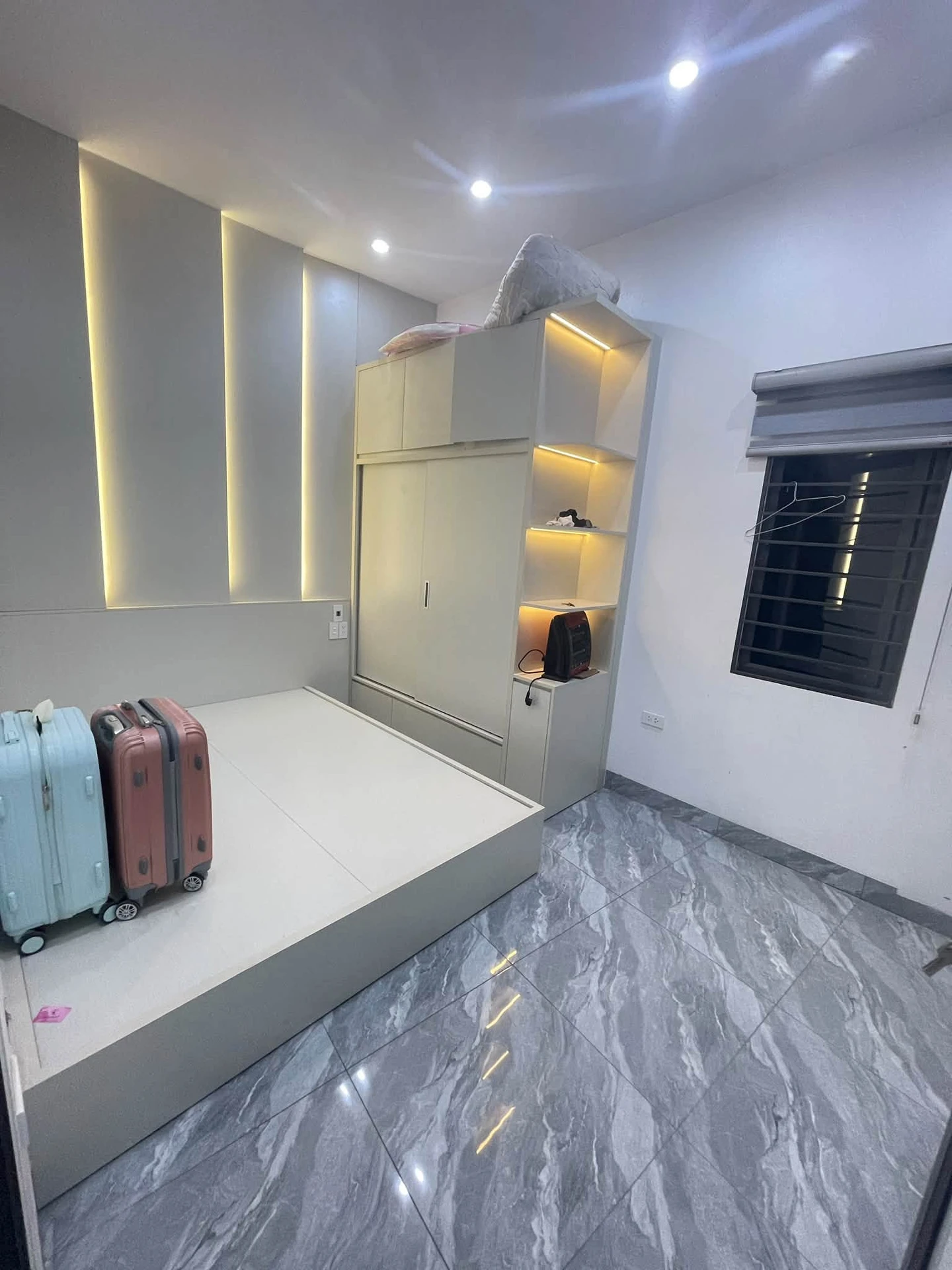 Bán nhà 3 tầng 42m² Vũ Hữu Hải Phòng 2 tỷ - Ảnh 1