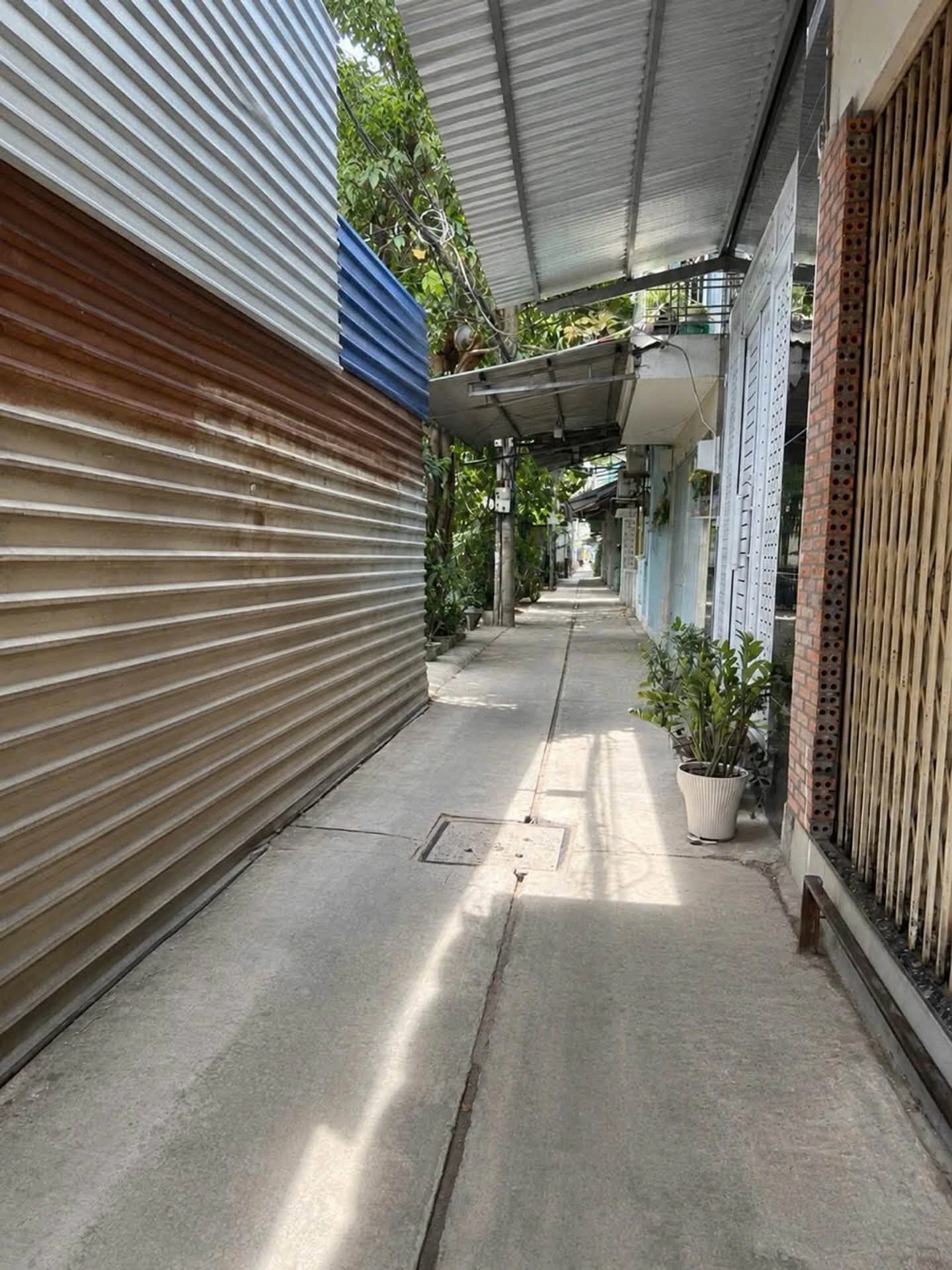 Bán nhà 2 tầng hẻm xe hơi Hương Lộ 2, 24m2, gần chợ Bình Trị Đông, Bình Tân - Ảnh 1