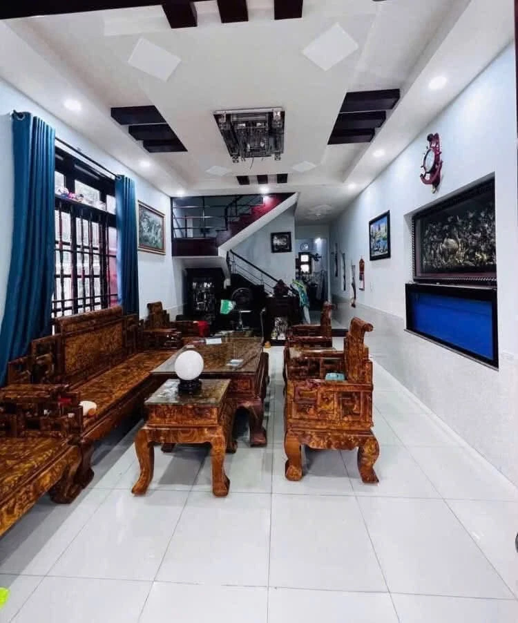Bán nhà 1 trệt 2 lầu 90m2 Lê Phụng Hiểu, Vũng Tàu, 9 tỷ - Ảnh 1