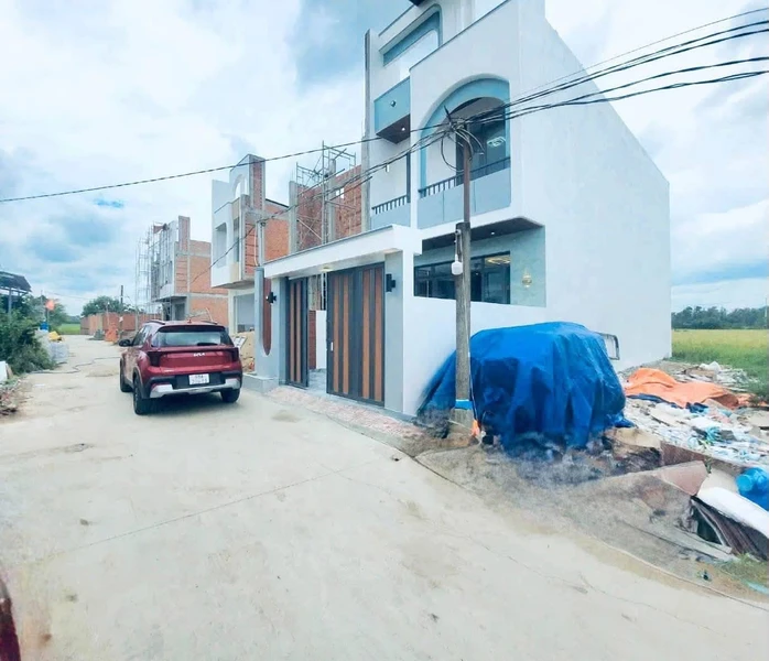 Bán nhà 1 trệt 1 lầu 111m² Bến Lức 2.65 tỷ