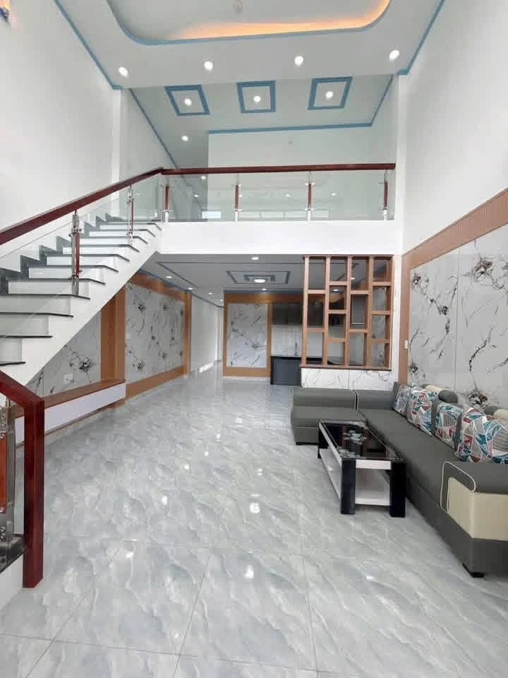 Bán nhà gác lửng sân vườn 5x31m mặt tiền đường nhựa Mỹ Phước, Bến Cát giá 2,08 tỷ - Ảnh thu nhỏ 4