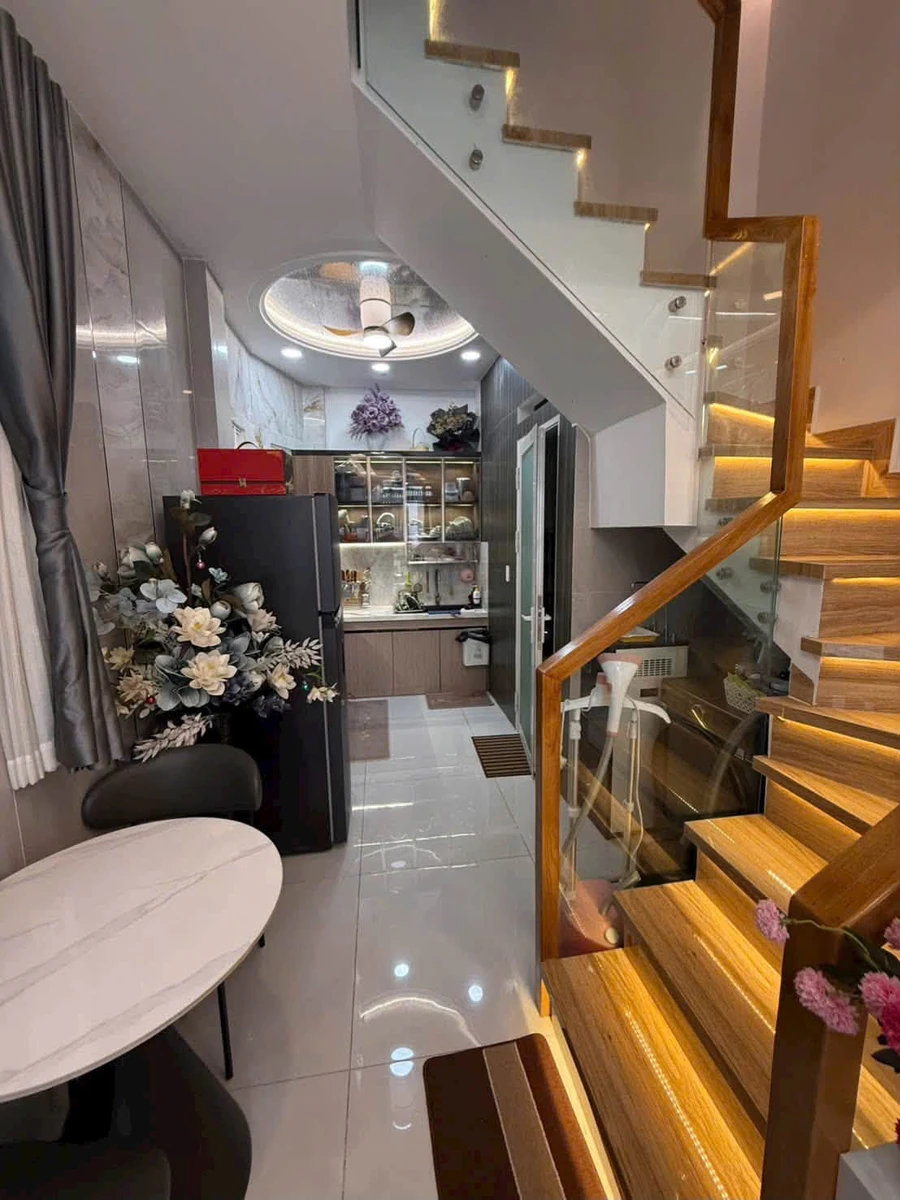 Bán nhà hẻm Lê Đại Hành, Phường 7, Quận 11, 2PN, 27,4m², giá 5,3 tỷ - Ảnh thu nhỏ 2