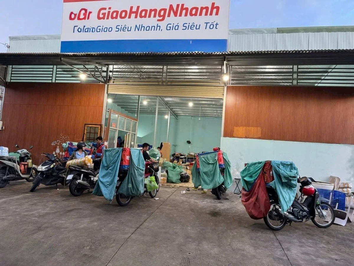 Bán nhà kho 388m² sổ đỏ riêng Bình Chánh 4 tỷ 350 triệu - Ảnh thu nhỏ 2