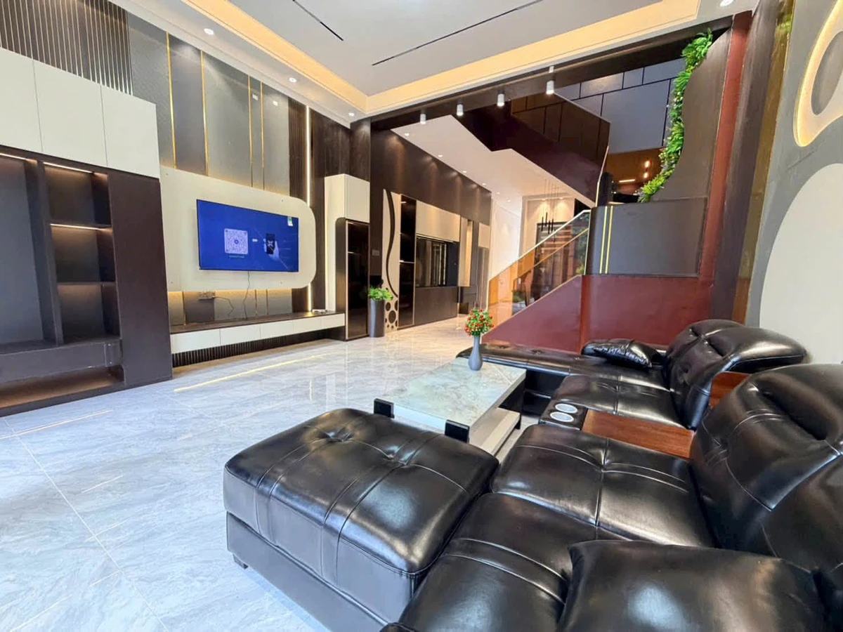 Bán nhà hẻm 303 Y Wang view suối, 5x50m, 4PN, full nội thất, Ea Kao, Buôn Ma Thuột - Ảnh thu nhỏ 2