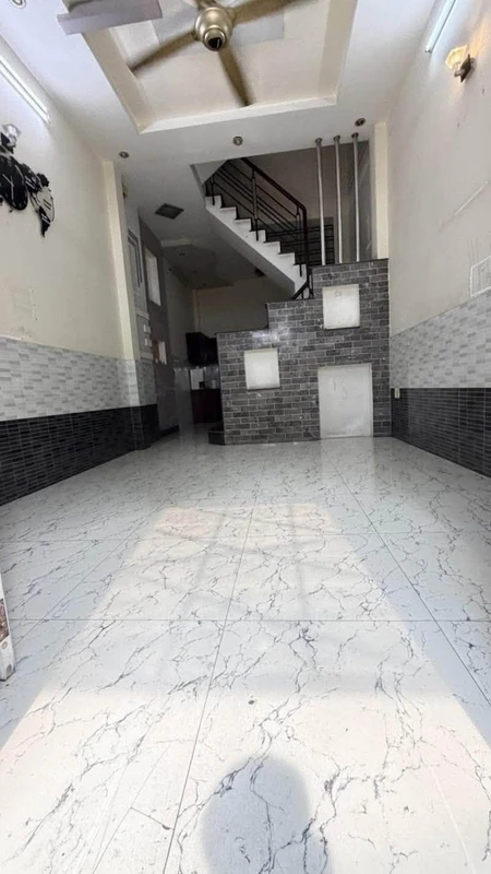 Bán nhà hẻm ô tô Hồng Lạc, Tân Bình, 42m2, 3 phòng ngủ, 6 tỷ