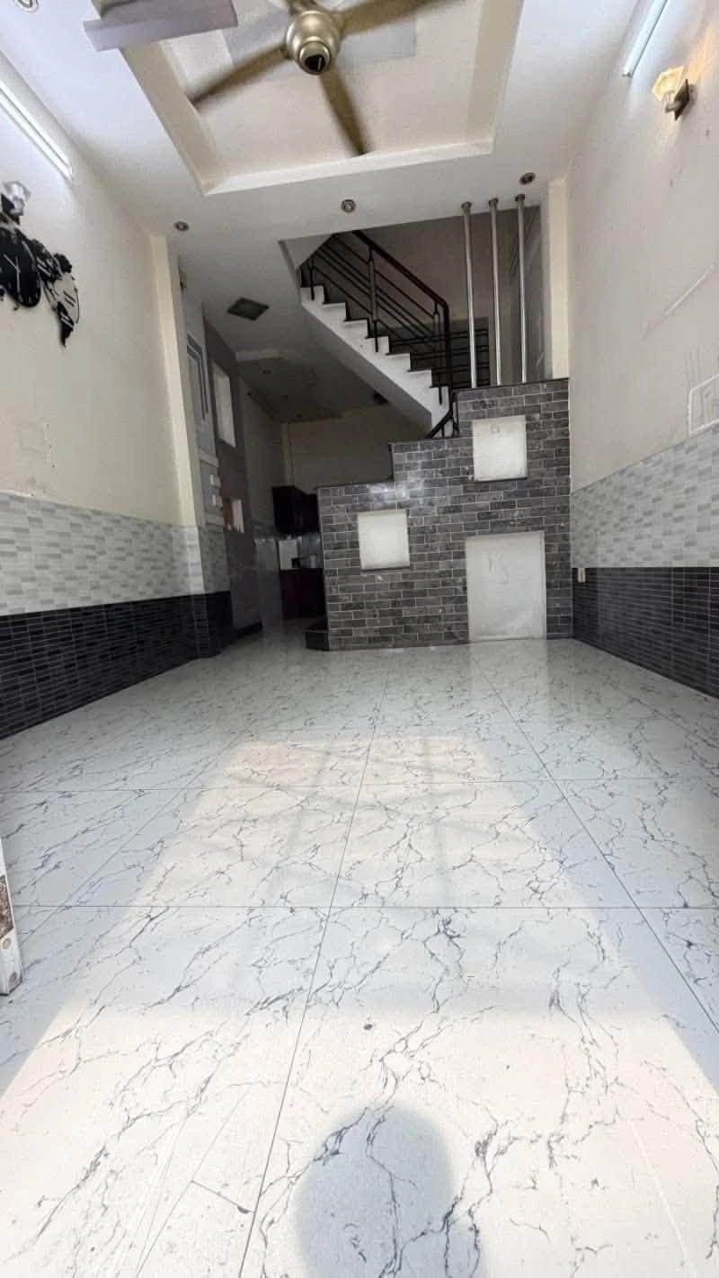 Bán nhà hẻm ô tô Hồng Lạc, Tân Bình, 42m2, 3 phòng ngủ, 6 tỷ - Ảnh 1