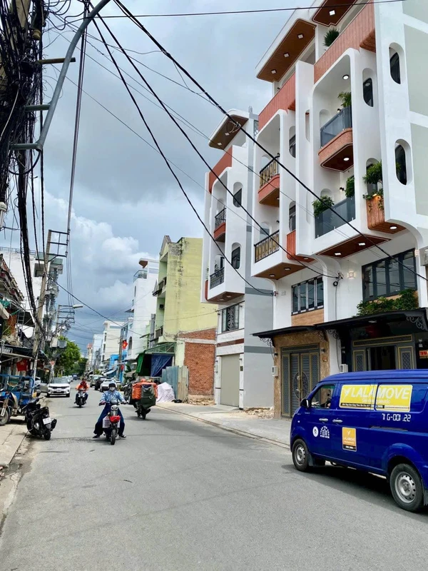 Bán shophouse góc 2 mặt tiền 7x18m Bình Tân