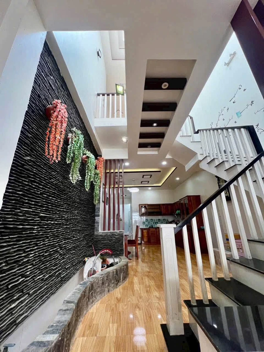 Bán nhà 3 phòng ngủ mặt tiền Nguyễn Xí, Phan Thiết, 80m2 - Ảnh thu nhỏ 2