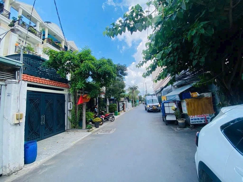 Bán lô đất 228m2 có nhà cấp 4 thổ cư, lô góc 2 mặt đường tại xã Long Hải 5ty5xx
