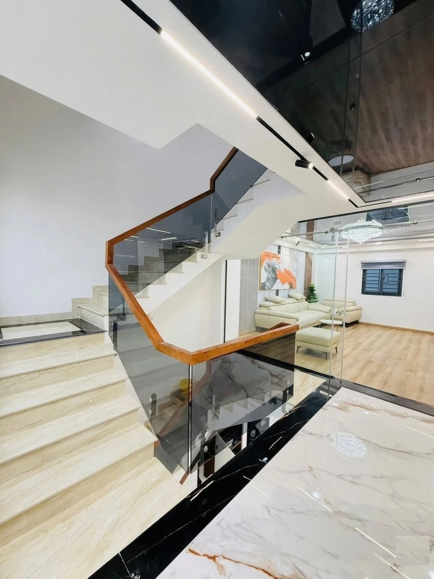 Bán nhà 5 tầng 5PN 63m² Lý Thường Kiệt Q.10 giá 14 tỷ - Ảnh thu nhỏ 3