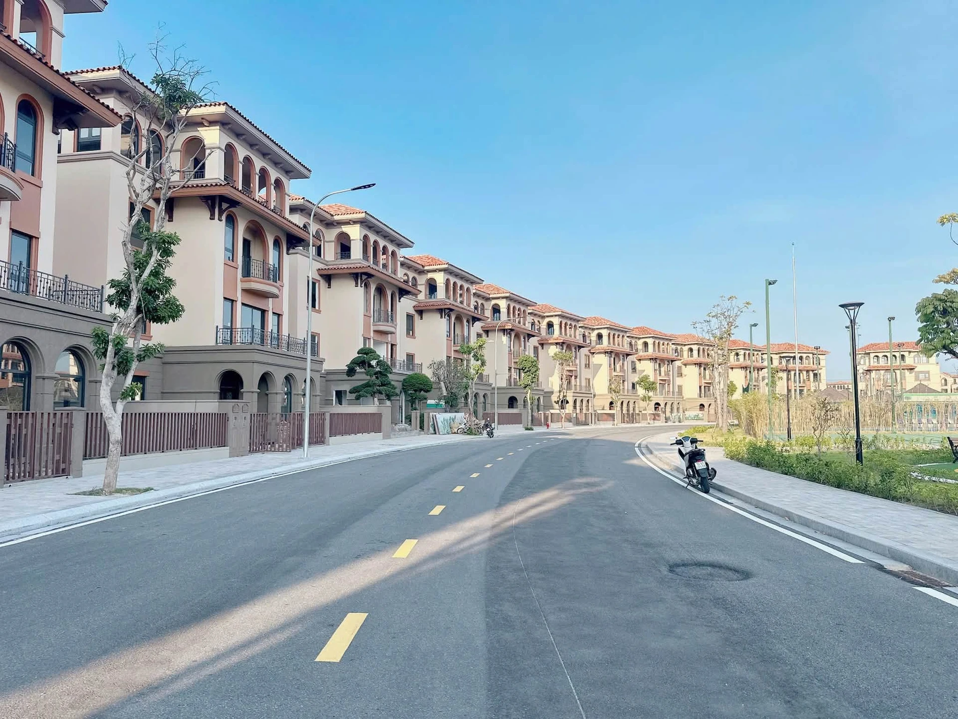 Bán biệt thự đơn lập Vinhomes Vũ Yên 359,5m² - 46 tỷ - Ảnh 1