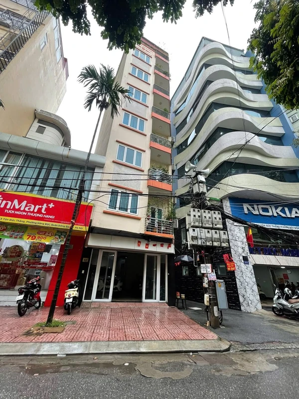 Cho thuê nhà 7 tầng có thang máy, 60m² mỗi sàn, ngõ 221 Tôn Đức Thắng, giá 59 triệu/tháng