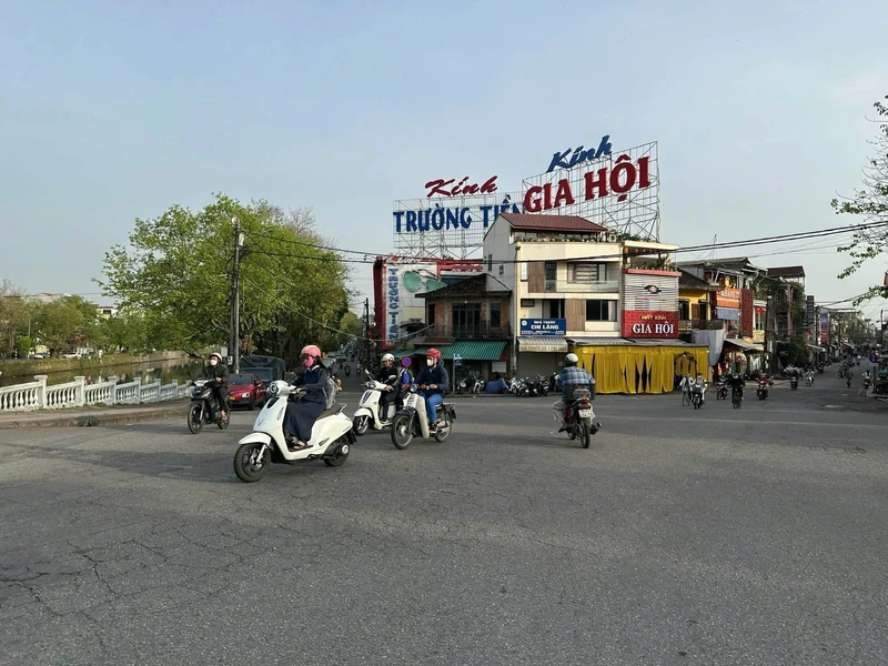 Bán đất mặt tiền Chi Lăng, 372.5m2, trung tâm Huế