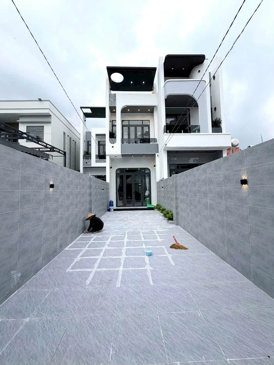 Bán nhà 1 trệt 1 lầu 4PN, 132m2 sàn gần công viên B5, Tân Phong, giá 4,15 tỷ - Ảnh thu nhỏ 2