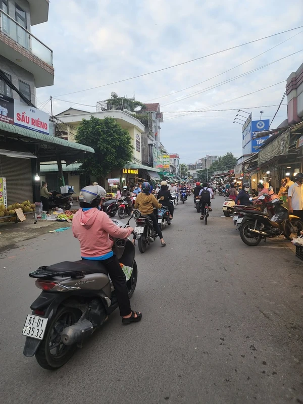 Bán đất mặt tiền đường Chợ Xóm Vắng 177m2, phường Dĩ An, Bình Dương, giá 8,75 tỷ