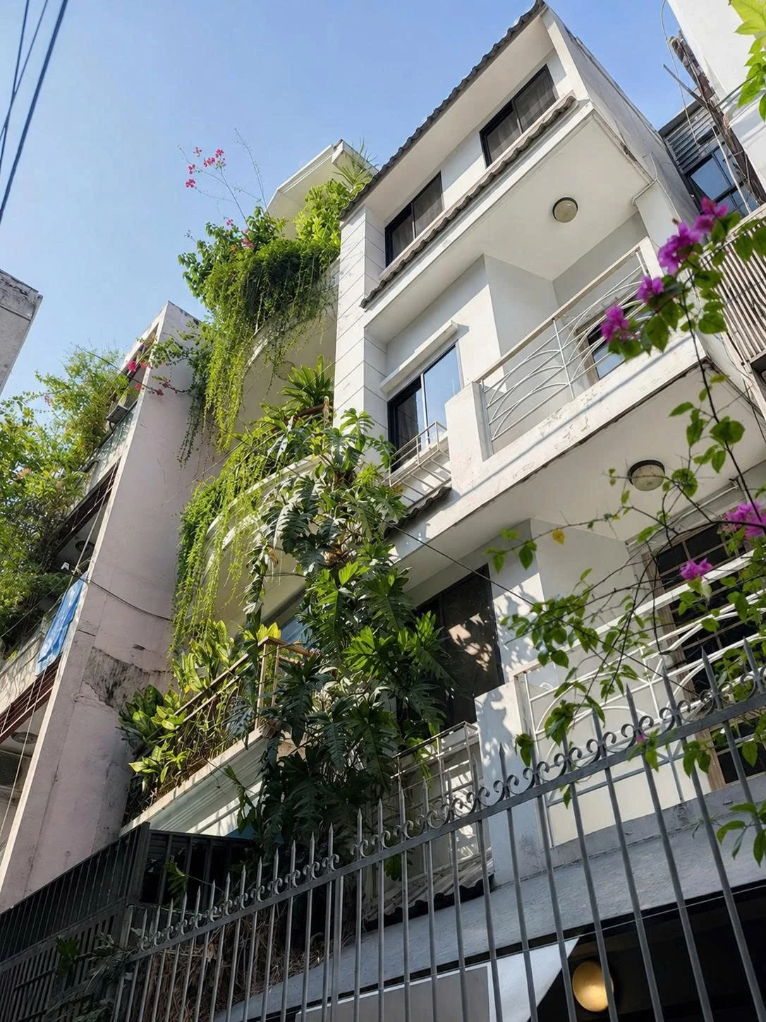 Bán nhà phố 40m2 2 PN Nguyễn Thị Minh Khai Q3 - Ảnh 1
